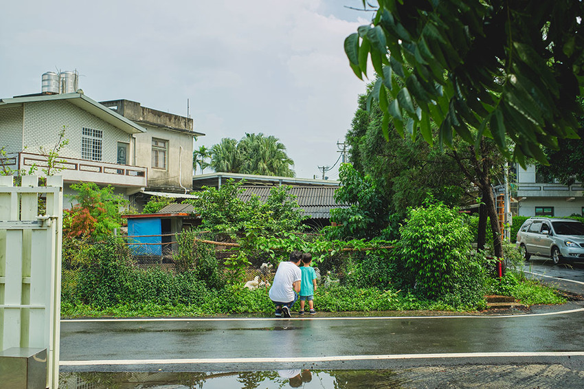 新竹民宿|大坪數、兒童遊戲區、挑高小閣樓和手工早餐,藏在北埔田野的歐風小屋|歐佳家民宿 - 食攝人生事務所