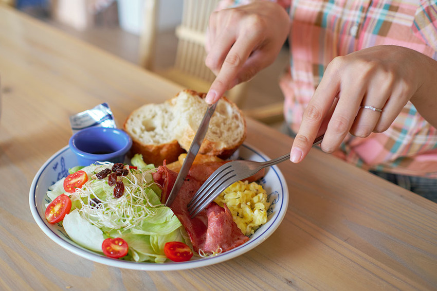 新竹民宿|大坪數、兒童遊戲區、挑高小閣樓和手工早餐,藏在北埔田野的歐風小屋|歐佳家民宿 - 食攝人生事務所