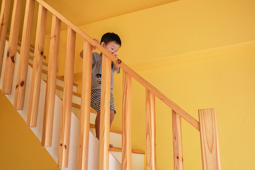 新竹民宿|大坪數、兒童遊戲區、挑高小閣樓和手工早餐,藏在北埔田野的歐風小屋|歐佳家民宿 - 食攝人生事務所