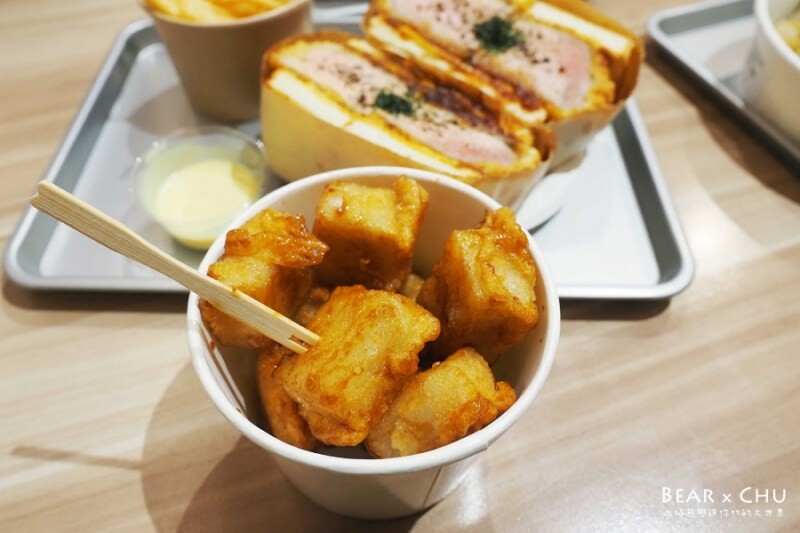 台北萬華爆紅限量美食推薦|日初早午食堂極厚熟成豬排三明治・厚到不可以思議的炸豬排三明治