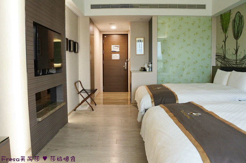 嘉義市西區嘉義飯店【尊皇大飯店】頂樓星空泳池＋月光酒吧＋嚮鍋火鍋吃到飽＋迎賓汽水免費暢飲.渡假放鬆玩一天│嘉義住宿│親子飯店