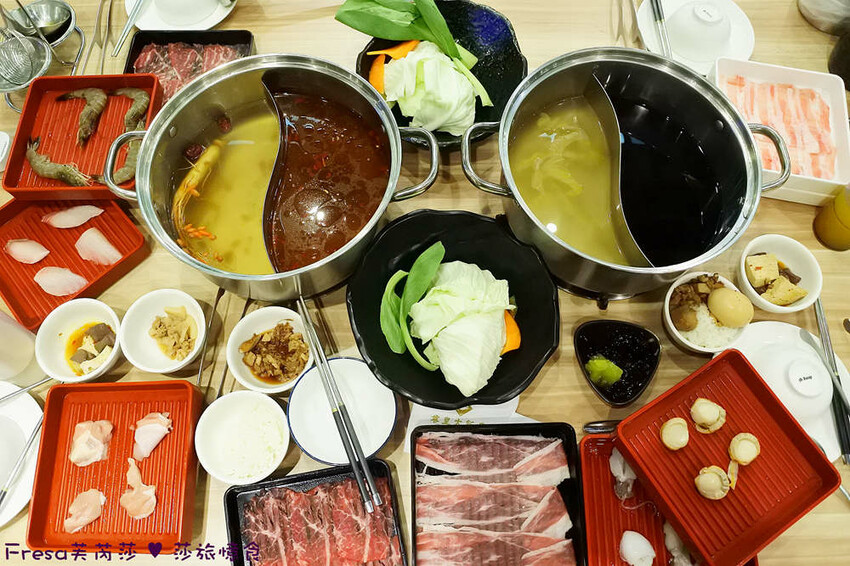 嘉義尊皇大飯店，泳池火鍋吃到飽攻略，享受豪華美食假期。