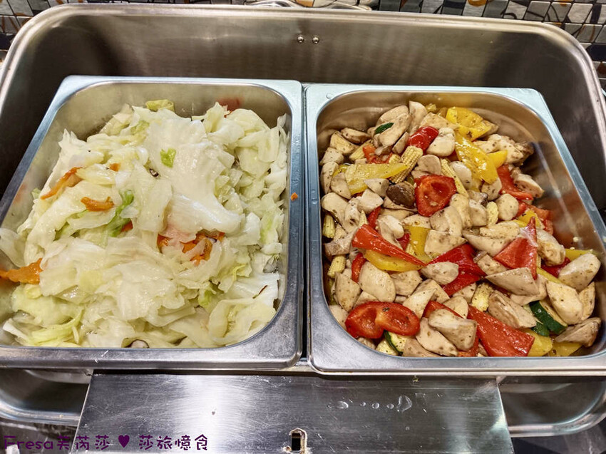 嘉義尊皇大飯店，泳池火鍋吃到飽攻略，享受豪華美食假期。