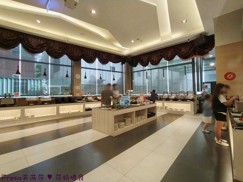 嘉義尊皇大飯店，泳池火鍋吃到飽攻略，享受豪華美食假期。