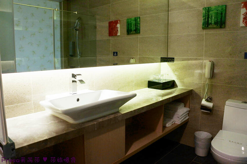 嘉義市西區嘉義飯店【尊皇大飯店】頂樓星空泳池＋月光酒吧＋嚮鍋火鍋吃到飽＋迎賓汽水免費暢飲.渡假放鬆玩一天│嘉義住宿│親子飯店