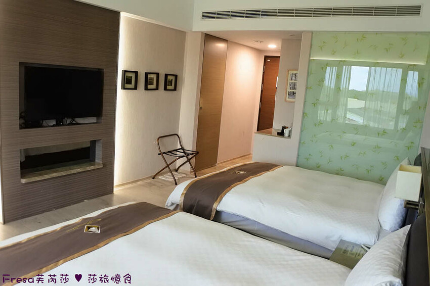 嘉義市西區嘉義飯店【尊皇大飯店】頂樓星空泳池＋月光酒吧＋嚮鍋火鍋吃到飽＋迎賓汽水免費暢飲.渡假放鬆玩一天│嘉義住宿│親子飯店