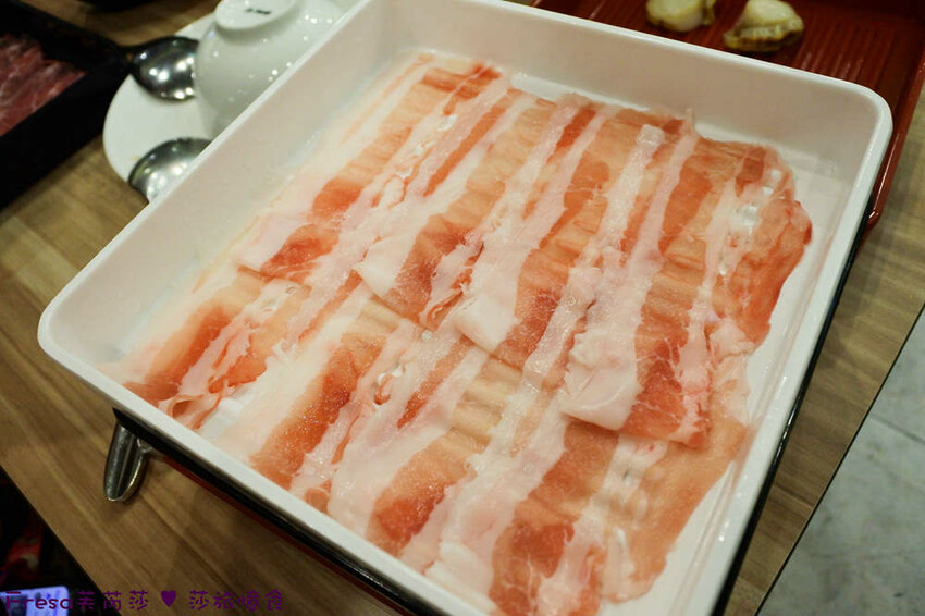 嘉義市西區嘉義飯店【尊皇大飯店】頂樓星空泳池＋月光酒吧＋嚮鍋火鍋吃到飽＋迎賓汽水免費暢飲.渡假放鬆玩一天│嘉義住宿│親子飯店