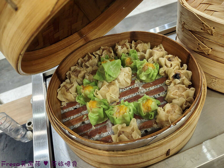 嘉義尊皇大飯店，泳池火鍋吃到飽攻略，享受豪華美食假期。