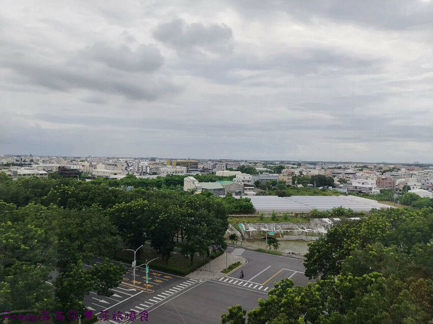 嘉義市西區嘉義飯店【尊皇大飯店】頂樓星空泳池＋月光酒吧＋嚮鍋火鍋吃到飽＋迎賓汽水免費暢飲.渡假放鬆玩一天│嘉義住宿│親子飯店