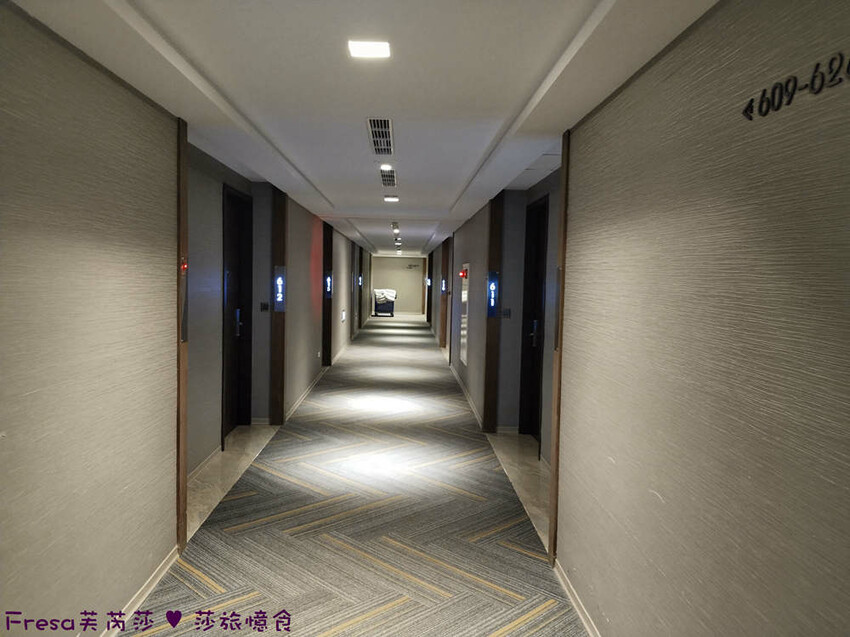 嘉義市西區嘉義飯店【尊皇大飯店】頂樓星空泳池＋月光酒吧＋嚮鍋火鍋吃到飽＋迎賓汽水免費暢飲.渡假放鬆玩一天│嘉義住宿│親子飯店