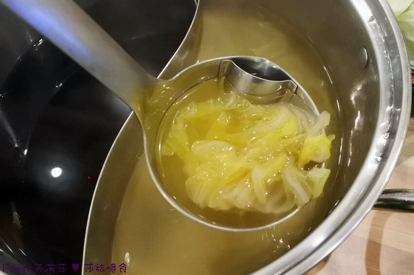 嘉義尊皇大飯店，泳池火鍋吃到飽攻略，享受豪華美食假期。
