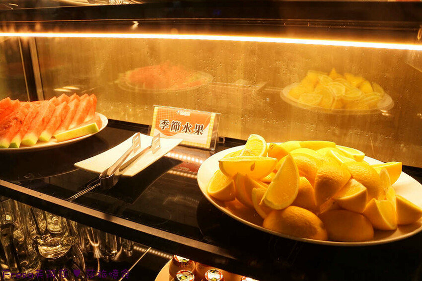 嘉義尊皇大飯店，泳池火鍋吃到飽攻略，享受豪華美食假期。