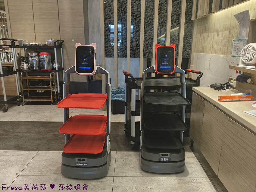 嘉義尊皇大飯店，泳池火鍋吃到飽攻略，享受豪華美食假期。