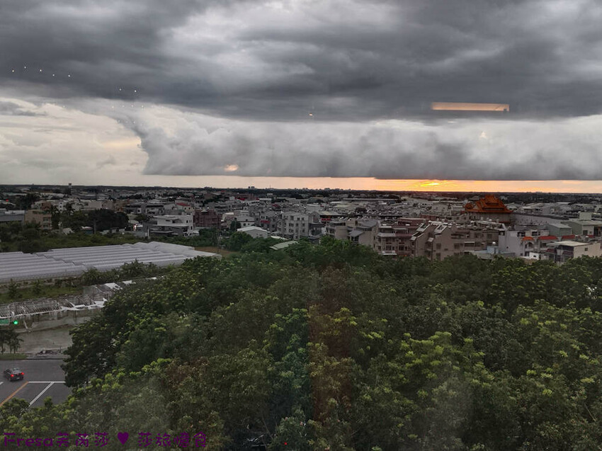 嘉義市西區嘉義飯店【尊皇大飯店】頂樓星空泳池＋月光酒吧＋嚮鍋火鍋吃到飽＋迎賓汽水免費暢飲.渡假放鬆玩一天│嘉義住宿│親子飯店