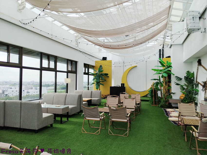 嘉義市西區嘉義飯店【尊皇大飯店】頂樓星空泳池＋月光酒吧＋嚮鍋火鍋吃到飽＋迎賓汽水免費暢飲.渡假放鬆玩一天│嘉義住宿│親子飯店