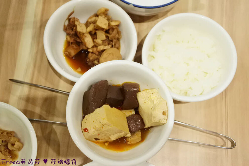 嘉義尊皇大飯店，泳池火鍋吃到飽攻略，享受豪華美食假期。