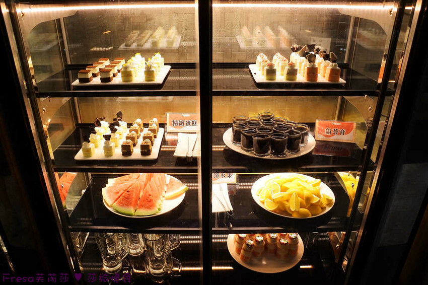 嘉義市西區嘉義飯店【尊皇大飯店】頂樓星空泳池＋月光酒吧＋嚮鍋火鍋吃到飽＋迎賓汽水免費暢飲.渡假放鬆玩一天│嘉義住宿│親子飯店