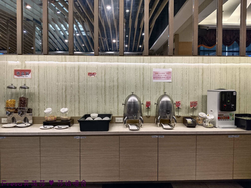 嘉義尊皇大飯店，泳池火鍋吃到飽攻略，享受豪華美食假期。