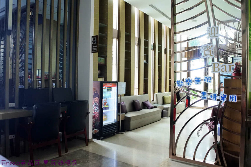 嘉義市西區嘉義飯店【尊皇大飯店】頂樓星空泳池＋月光酒吧＋嚮鍋火鍋吃到飽＋迎賓汽水免費暢飲.渡假放鬆玩一天│嘉義住宿│親子飯店