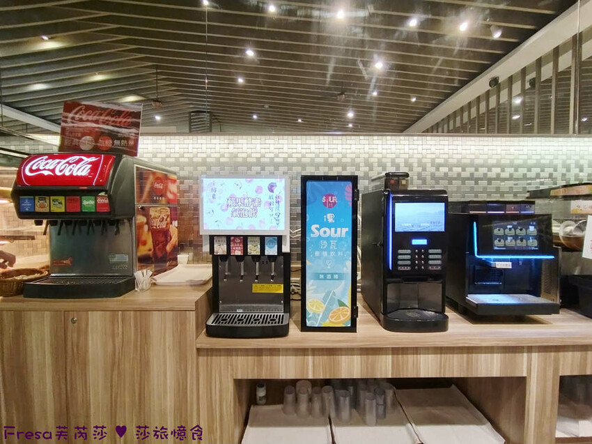 嘉義尊皇大飯店，泳池火鍋吃到飽攻略，享受豪華美食假期。