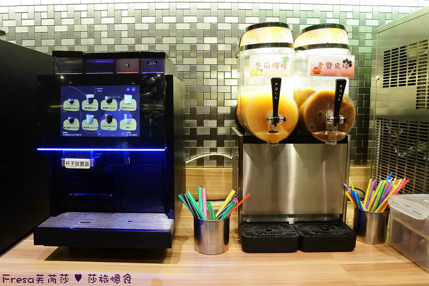 嘉義市西區嘉義飯店【尊皇大飯店】頂樓星空泳池＋月光酒吧＋嚮鍋火鍋吃到飽＋迎賓汽水免費暢飲.渡假放鬆玩一天│嘉義住宿│親子飯店