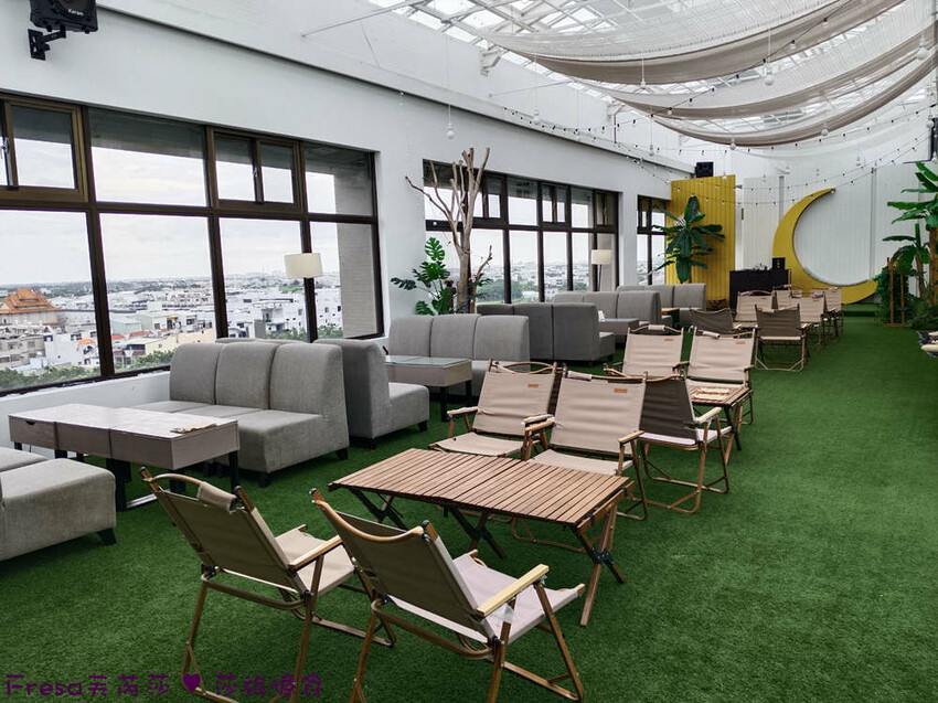 嘉義市西區嘉義飯店【尊皇大飯店】頂樓星空泳池＋月光酒吧＋嚮鍋火鍋吃到飽＋迎賓汽水免費暢飲.渡假放鬆玩一天│嘉義住宿│親子飯店