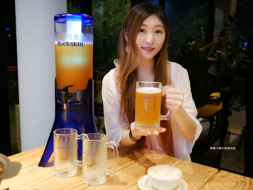 8號複合式啤酒屋,竹北台元科學園區旁平價快炒店,晚間有駐唱歌手現場音樂表演秀!提供免費停車場,內文附詳細菜單介紹。 @熊寶小榆の旅遊日記