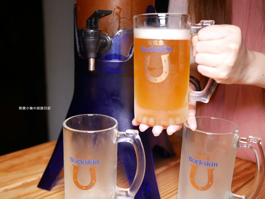 8號複合式啤酒屋,竹北台元科學園區旁平價快炒店,晚間有駐唱歌手現場音樂表演秀!提供免費停車場,內文附詳細菜單介紹。 @熊寶小榆の旅遊日記