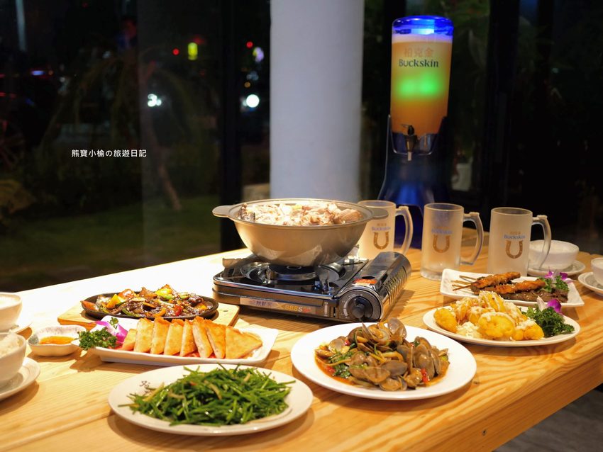 8號複合式啤酒屋,竹北台元科學園區旁平價快炒店,晚間有駐唱歌手現場音樂表演秀!提供免費停車場,內文附詳細菜單介紹。 @熊寶小榆の旅遊日記