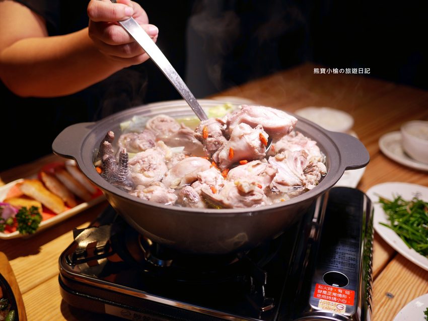 8號複合式啤酒屋,竹北台元科學園區旁平價快炒店,晚間有駐唱歌手現場音樂表演秀!提供免費停車場,內文附詳細菜單介紹。 @熊寶小榆の旅遊日記