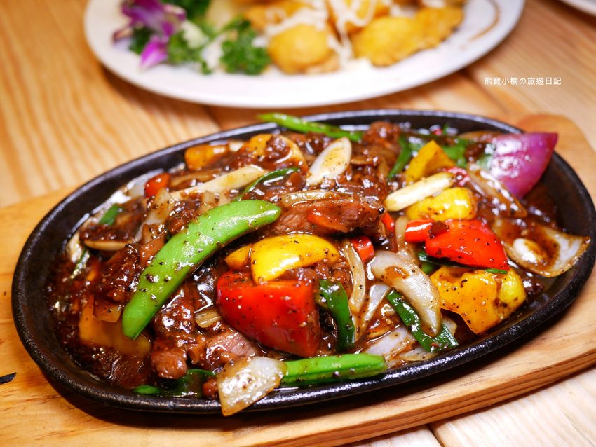 8號複合式啤酒屋,竹北台元科學園區旁平價快炒店,晚間有駐唱歌手現場音樂表演秀!提供免費停車場,內文附詳細菜單介紹。 @熊寶小榆の旅遊日記