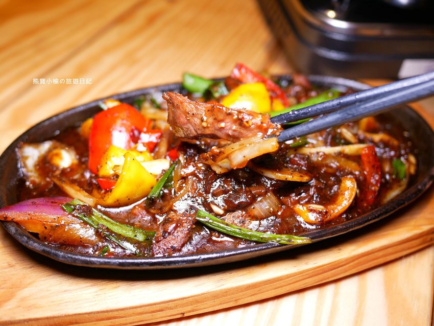 8號複合式啤酒屋,竹北台元科學園區旁平價快炒店,晚間有駐唱歌手現場音樂表演秀!提供免費停車場,內文附詳細菜單介紹。 @熊寶小榆の旅遊日記