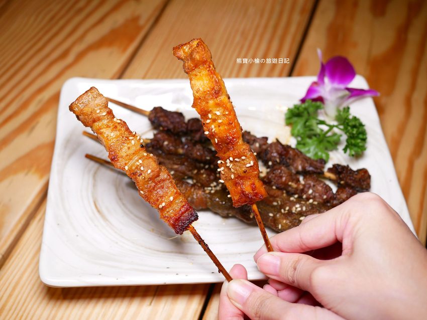 8號複合式啤酒屋,竹北台元科學園區旁平價快炒店,晚間有駐唱歌手現場音樂表演秀!提供免費停車場,內文附詳細菜單介紹。 @熊寶小榆の旅遊日記