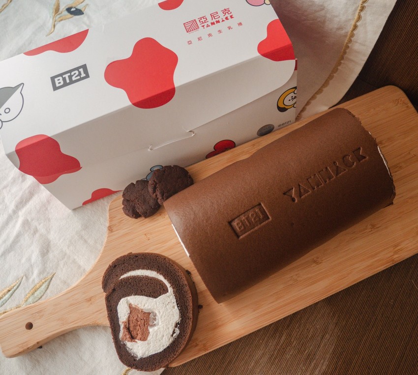 石牌美食｜亞尼克生乳捲｜全新口味Ｘ巧克力雪糕生乳捲。門市限定Ｘ鮮芋奶霜生乳捲