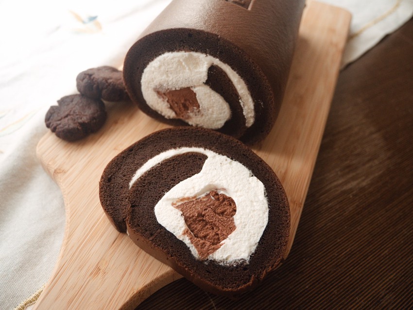 石牌美食｜亞尼克生乳捲｜全新口味Ｘ巧克力雪糕生乳捲。門市限定Ｘ鮮芋奶霜生乳捲