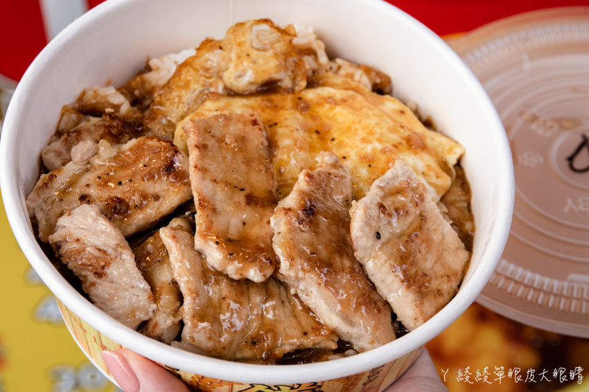 新竹平價牛排推薦99元外帶牛排套餐！新竹清大夜市美食，比拳頭還大的蚵蛋包！會爆蛋液的炸蛋蔥油餅