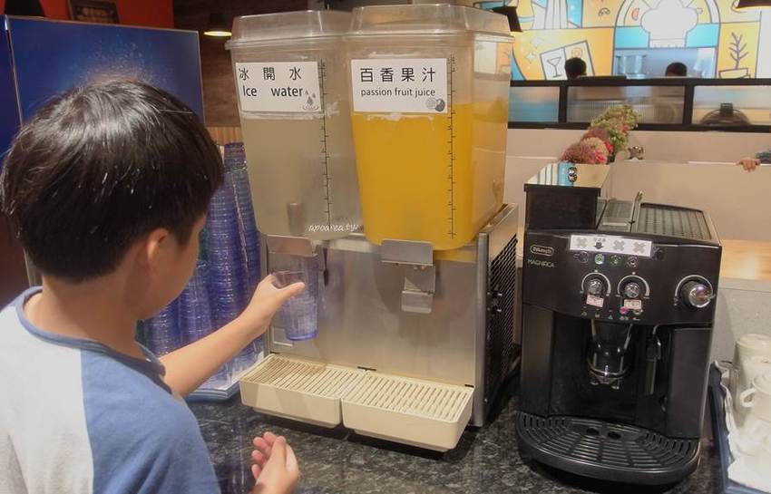 Pasta It家庭義式料理。低消89元享湯品、飲料無限暢飲，免服務費好停車友善親子餐廳，逢甲商圈家樂福青海店 - 蘋果話日常