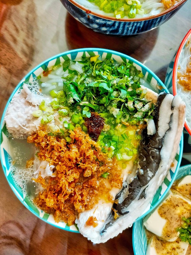 桃園戶政美食-紫芋芋頭米粉-香滑紫芋超濃郁,滿滿松阪豬跟虱目魚肚任你挑 (邀約) @民宿女王芽月-美食.旅遊.全台趴趴走