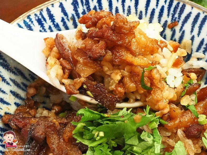 桃園戶政美食-紫芋芋頭米粉-香滑紫芋超濃郁,滿滿松阪豬跟虱目魚肚任你挑 (邀約) @民宿女王芽月-美食.旅遊.全台趴趴走