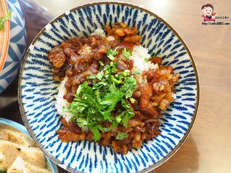 桃園戶政美食-紫芋芋頭米粉-香滑紫芋超濃郁,滿滿松阪豬跟虱目魚肚任你挑 (邀約) @民宿女王芽月-美食.旅遊.全台趴趴走