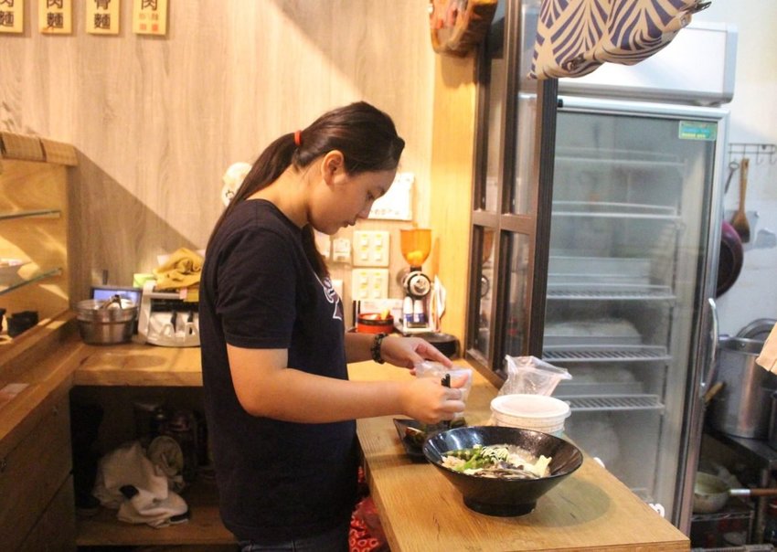 【食  麵角麵食館 メン角】頭家遠赴香川縣學正宗讚岐うどん！麵條每日限量,堅持無添加,口感Ｑ軟好吃 - 艾瑪▪ 享受吃喝玩樂札記