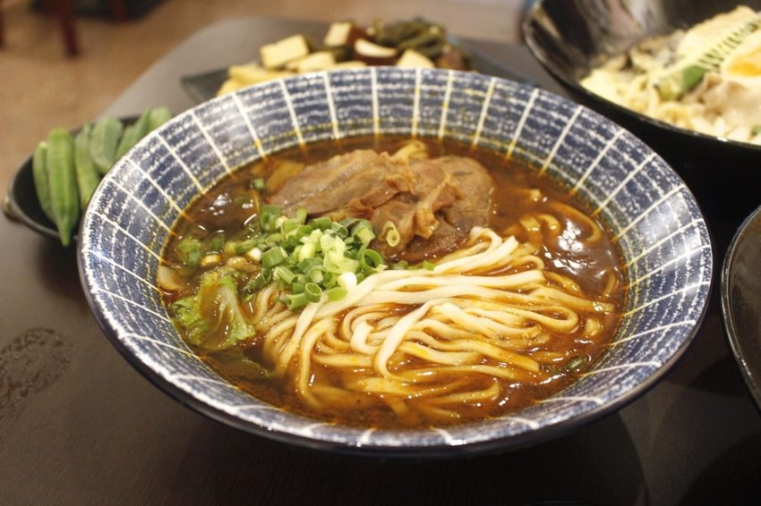 【食  麵角麵食館 メン角】頭家遠赴香川縣學正宗讚岐うどん！麵條每日限量,堅持無添加,口感Ｑ軟好吃 - 艾瑪▪ 享受吃喝玩樂札記