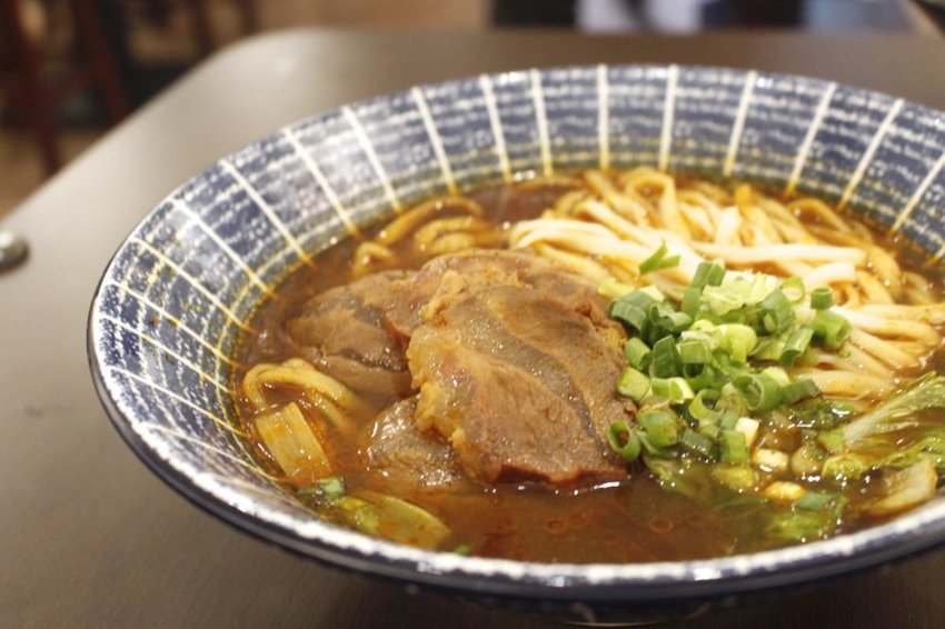 【食  麵角麵食館 メン角】頭家遠赴香川縣學正宗讚岐うどん！麵條每日限量,堅持無添加,口感Ｑ軟好吃 - 艾瑪▪ 享受吃喝玩樂札記