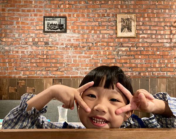 得逞可以吃義大利麵的小孩