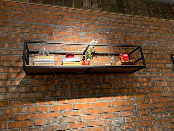 工業風混搭紅磚瓦牆