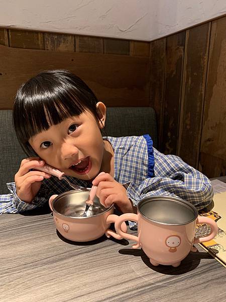米塔的兒童餐具好可愛啊