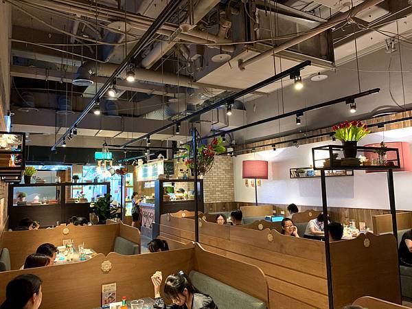 用餐時間大滿桌