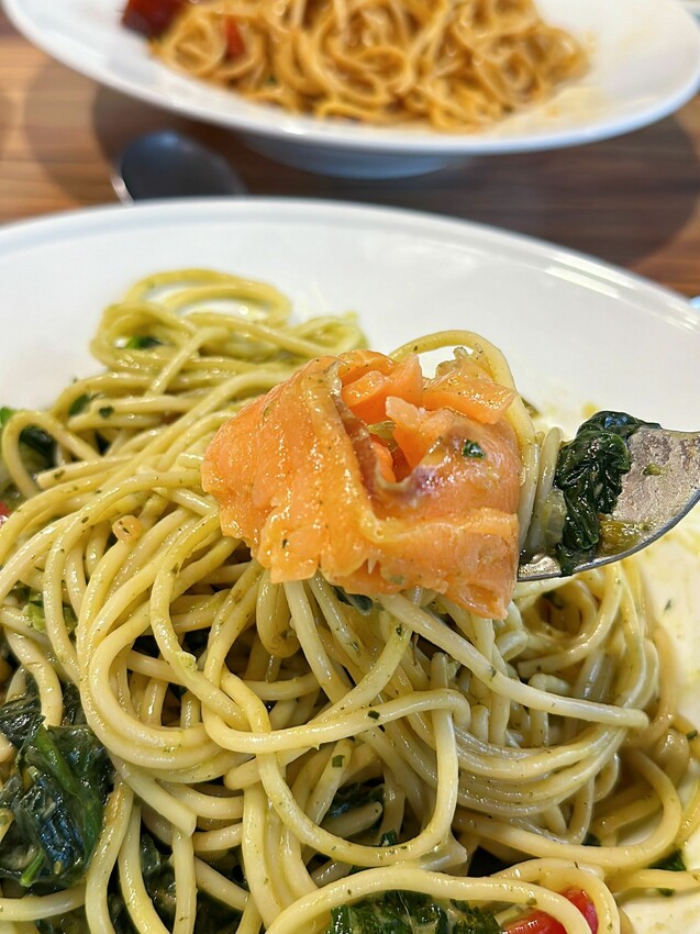 台中市西屯區[台中西屯] SP夏帕義大利麵 逢甲店｜季節限定-粉雪奶霜草莓塔 ｜滿滿18顆新鮮草莓 好拍又好吃｜逢甲平價義大利麵｜室內空間超大｜內附菜單 - 萍姐愛分享