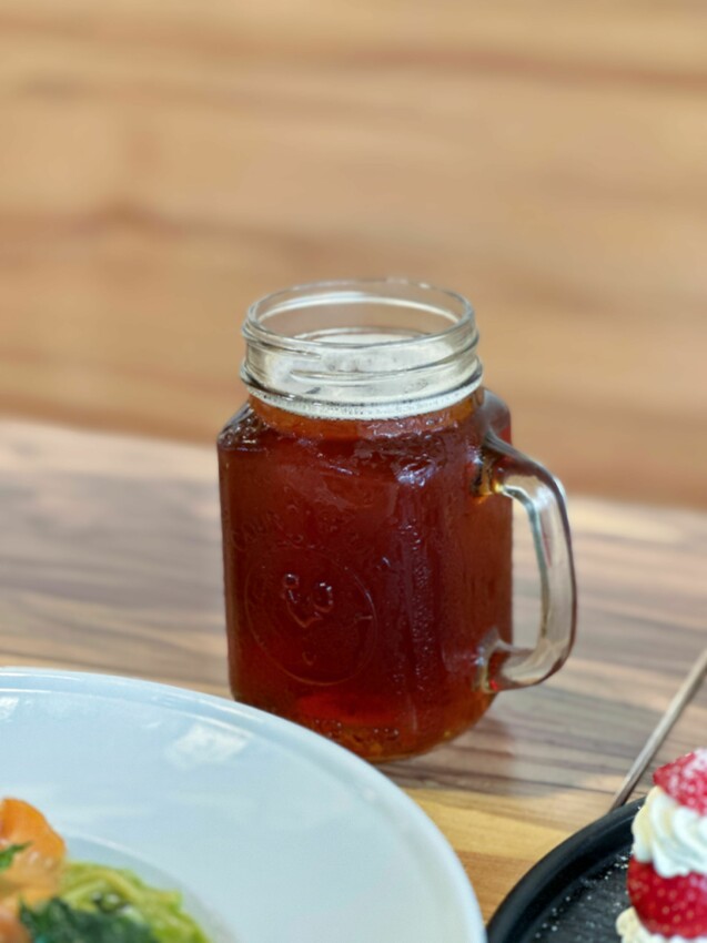 台中市西屯區[台中西屯] SP夏帕義大利麵 逢甲店｜季節限定-粉雪奶霜草莓塔 ｜滿滿18顆新鮮草莓 好拍又好吃｜逢甲平價義大利麵｜室內空間超大｜內附菜單 - 萍姐愛分享