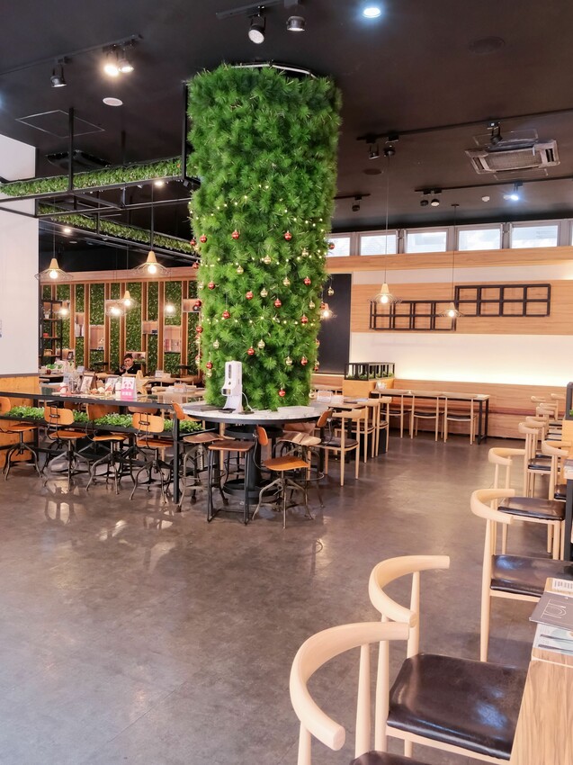 台中市西屯區[台中西屯] SP夏帕義大利麵 逢甲店｜季節限定-粉雪奶霜草莓塔 ｜滿滿18顆新鮮草莓 好拍又好吃｜逢甲平價義大利麵｜室內空間超大｜內附菜單 - 萍姐愛分享